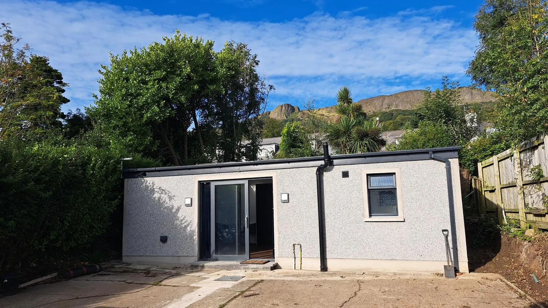 Cavehill Cottage Belfast 0*,