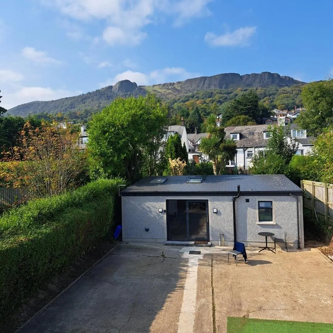 Cavehill Cottage Belfast 0*,